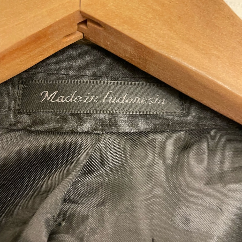 EUC Calvin Klein Wool Blend Solid Black 2 Button Suit jacket Size 40R - Picture 2 of 7